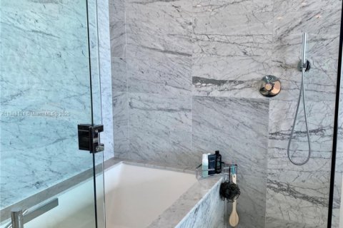 Copropriété à louer à Miami, Floride: 3 chambres, 151.8 m2 № 1849310 - photo 18