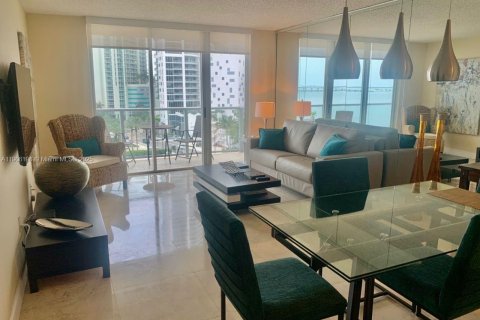 Condo in Miami, Florida, 1 bedroom  № 2053105 - photo 6