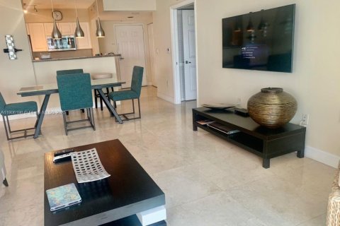 Condo in Miami, Florida, 1 bedroom  № 2053105 - photo 8