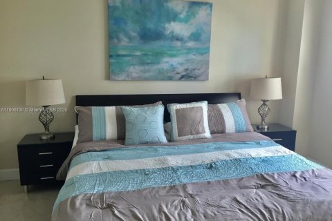 Condo in Miami, Florida, 1 bedroom  № 2053105 - photo 12