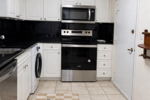 Copropriété à vendre à Hollywood, Floride: 1 chambre, 69.21 m2 № 2049734 - photo 8