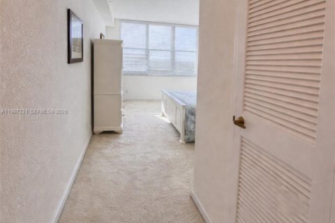 Copropriété à vendre à Hollywood, Floride: 1 chambre, 69.21 m2 № 2049734 - photo 6