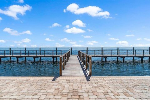 Condominio en venta en Saint Petersburg, Florida, 2 dormitorios, 94.57 m2 № 2208277 - foto 23