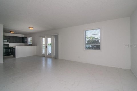 Condominio en venta en Saint Petersburg, Florida, 2 dormitorios, 94.57 m2 № 2208277 - foto 11