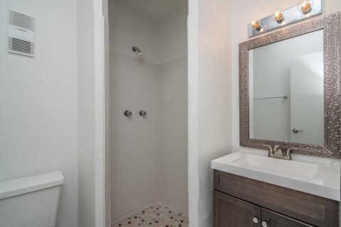 Condominio en venta en Saint Petersburg, Florida, 2 dormitorios, 94.57 m2 № 2208277 - foto 13