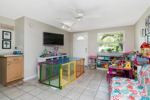 Commercial property in Seminole, Florida 4 bedrooms, 266.44 sq.m. № 2092058 - photo 16