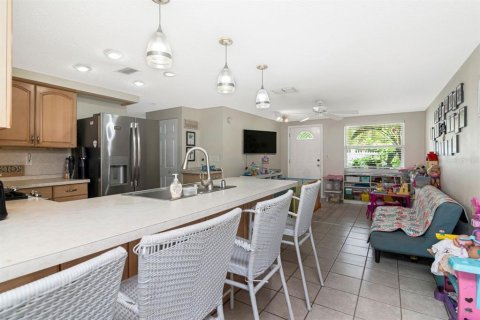 Commercial property in Seminole, Florida 4 bedrooms, 266.44 sq.m. № 2092058 - photo 15