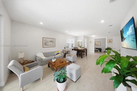 Купить виллу или дом в Нейплс, Флорида 2 спальни, 138.98м2, № 1997395 - фото 14