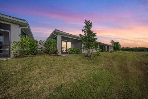 Купить виллу или дом в Нейплс, Флорида 2 спальни, 138.98м2, № 1997395 - фото 2