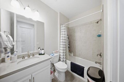 Купить виллу или дом в Нейплс, Флорида 2 спальни, 138.98м2, № 1997395 - фото 13