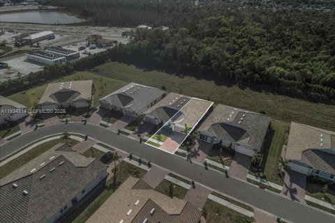 Купить виллу или дом в Нейплс, Флорида 2 спальни, 138.98м2, № 1997395 - фото 28