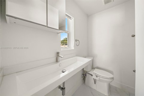 Casa en venta en Miami Beach, Florida, 4 dormitorios, 227.8 m2 № 2153430 - foto 28