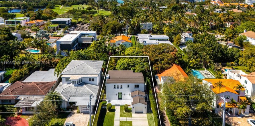 Casa en Miami Beach, Florida 4 dormitorios, 227.8 m2 № 2153430