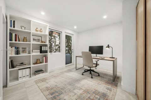 Casa en venta en Miami Beach, Florida, 4 dormitorios, 227.8 m2 № 2153430 - foto 15