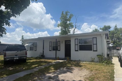 Villa ou maison à Port Charlotte, Floride 3 chambres, 66.89 m2 № 2148886
