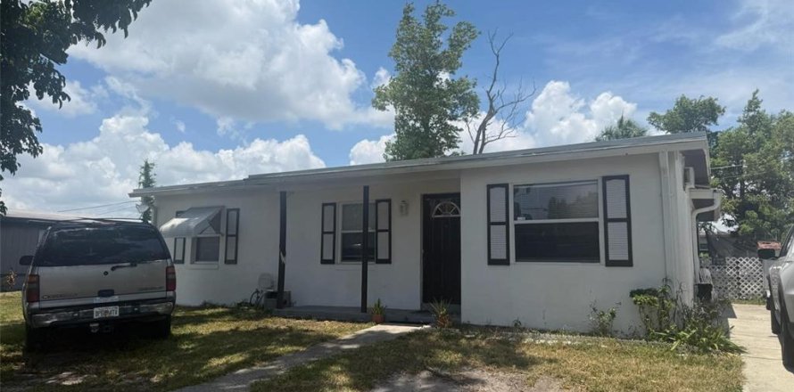 Villa ou maison à Port Charlotte, Floride 3 chambres, 66.89 m2 № 2148886