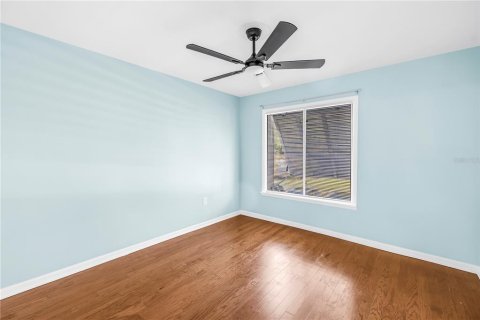 Condo in Saint Petersburg, Florida, 2 bedrooms № 2206082 - photo 14