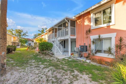 Condo in Saint Petersburg, Florida, 2 bedrooms № 2206082 - photo 29