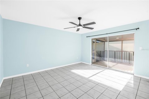 Condo in Saint Petersburg, Florida, 2 bedrooms № 2206082 - photo 6