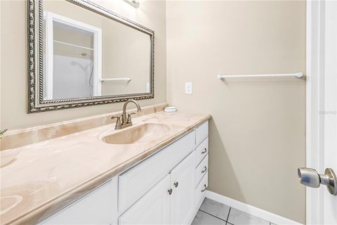 Condo in Saint Petersburg, Florida, 2 bedrooms № 2206082 - photo 22