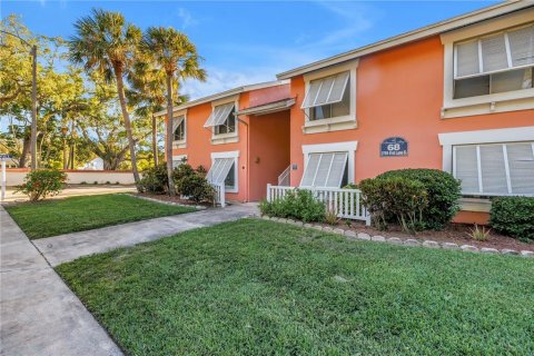 Condo in Saint Petersburg, Florida, 2 bedrooms № 2206082 - photo 28