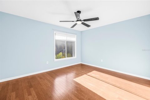 Condo in Saint Petersburg, Florida, 2 bedrooms № 2206082 - photo 20
