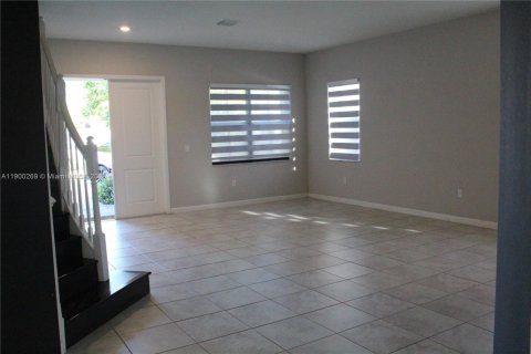 House in Homestead, Florida 4 bedrooms, 277.78 sq.m. № 1953790 - photo 12