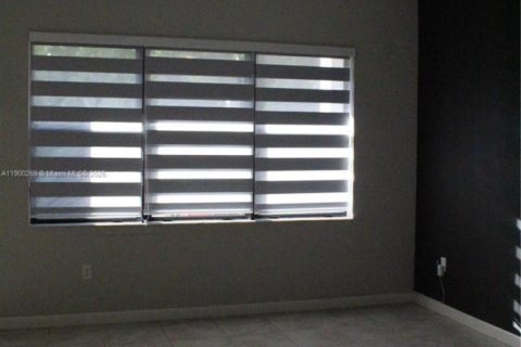 House in Homestead, Florida 4 bedrooms, 277.78 sq.m. № 1953790 - photo 19