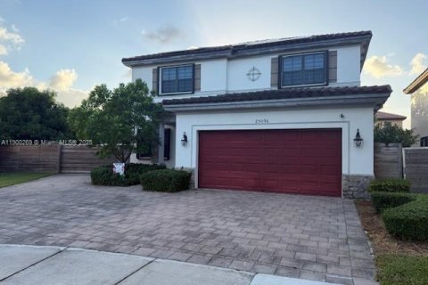 House in Homestead, Florida 4 bedrooms, 277.78 sq.m. № 1953790 - photo 2