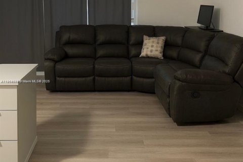 Appartement à louer à Miami, Floride: 2 chambres, 78.69 m2 № 2016270 - photo 8