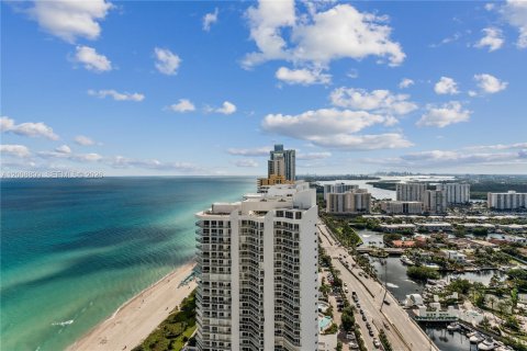 Copropriété à louer à Sunny Isles Beach, Floride: 2 chambres, 132.2 m2 № 2154481 - photo 6