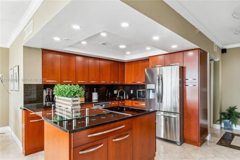 Copropriété à louer à Sunny Isles Beach, Floride: 2 chambres, 132.2 m2 № 2154481 - photo 12