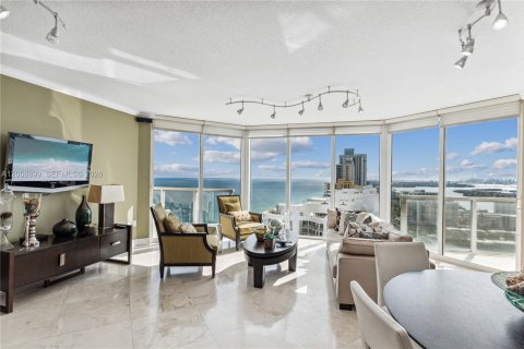 Copropriété à louer à Sunny Isles Beach, Floride: 2 chambres, 132.2 m2 № 2154481 - photo 3