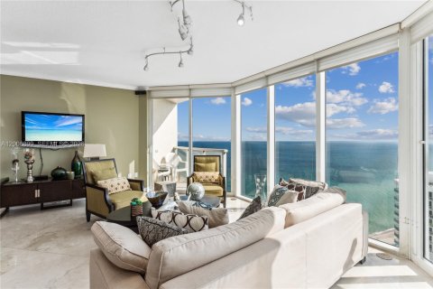 Copropriété à louer à Sunny Isles Beach, Floride: 2 chambres, 132.2 m2 № 2154481 - photo 4