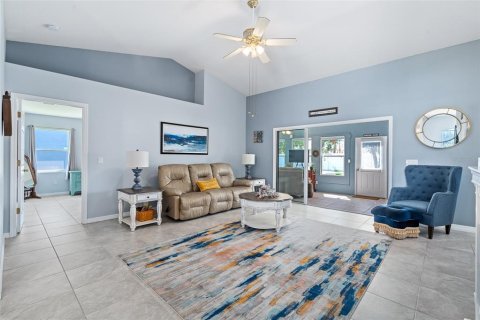 Casa en venta en Palm Coast, Florida, 3 dormitorios, 196.77 m2 № 2418510 - foto 18