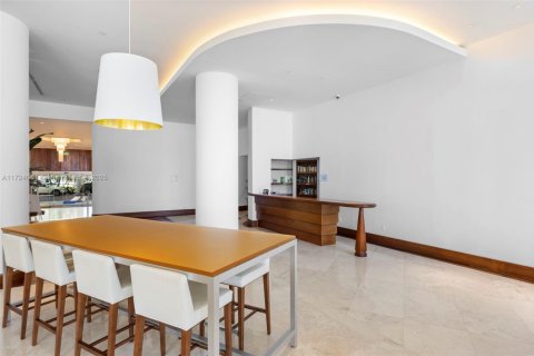 Condo in Miami Beach, Florida, 2 bedrooms  № 1702567 - photo 23
