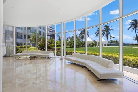 Condo in Miami Beach, Florida, 2 bedrooms  № 1702567 - photo 24