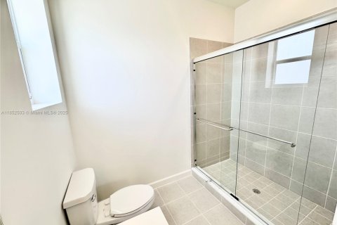 Townhouse in Florida City, Florida 4 bedrooms, 151.71 sq.m. № 1872369 - photo 26
