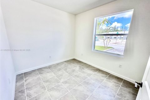 Townhouse in Florida City, Florida 4 bedrooms, 151.71 sq.m. № 1872369 - photo 22