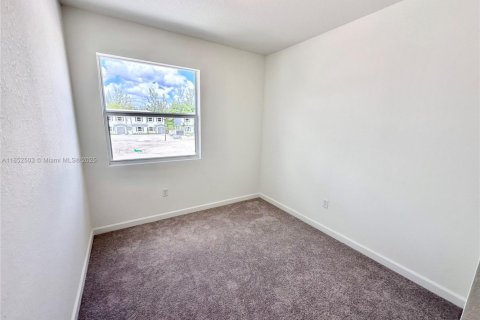 Townhouse in Florida City, Florida 4 bedrooms, 151.71 sq.m. № 1872369 - photo 27