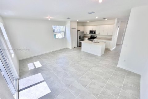 Townhouse in Florida City, Florida 4 bedrooms, 151.71 sq.m. № 1872369 - photo 18