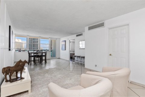 Condominio en venta en Miami Beach, Florida, 1 dormitorio, 84.54 m2 № 1809031 - foto 1
