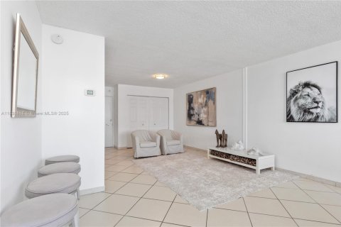 Condominio en venta en Miami Beach, Florida, 1 dormitorio, 84.54 m2 № 1809031 - foto 4