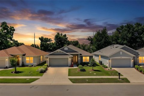 House in Winter Haven, Florida 4 bedrooms, 169.08 sq.m. № 2098035