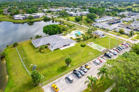 Condominio en venta en Royal Palm Beach, Florida, 1 dormitorio, 60.2 m2 № 1159526 - foto 1