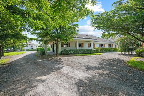 House in Wellington, Florida 5 bedrooms, 351.26 sq.m. № 2082028 - photo 20
