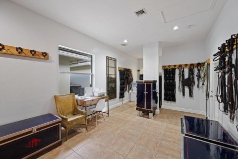 House in Wellington, Florida 5 bedrooms, 351.26 sq.m. № 2082028 - photo 19