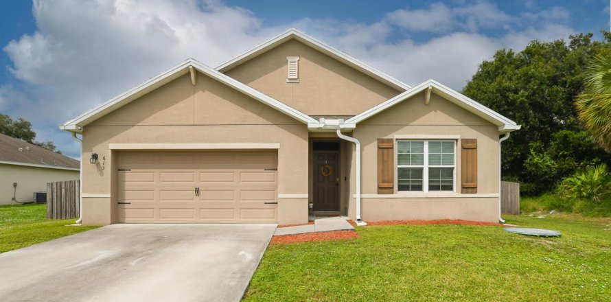 Villa ou maison à Port St. Lucie, Floride 4 chambres, 177.26 m2 № 2407717