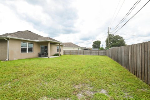 Villa ou maison à vendre à Port St. Lucie, Floride: 4 chambres, 177.26 m2 № 2407717 - photo 9