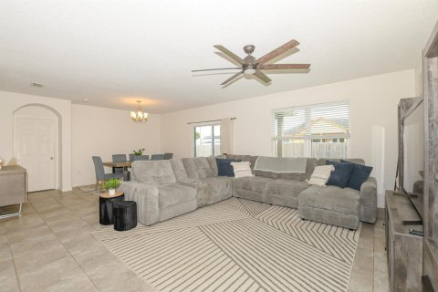 Villa ou maison à vendre à Port St. Lucie, Floride: 4 chambres, 177.26 m2 № 2407717 - photo 15